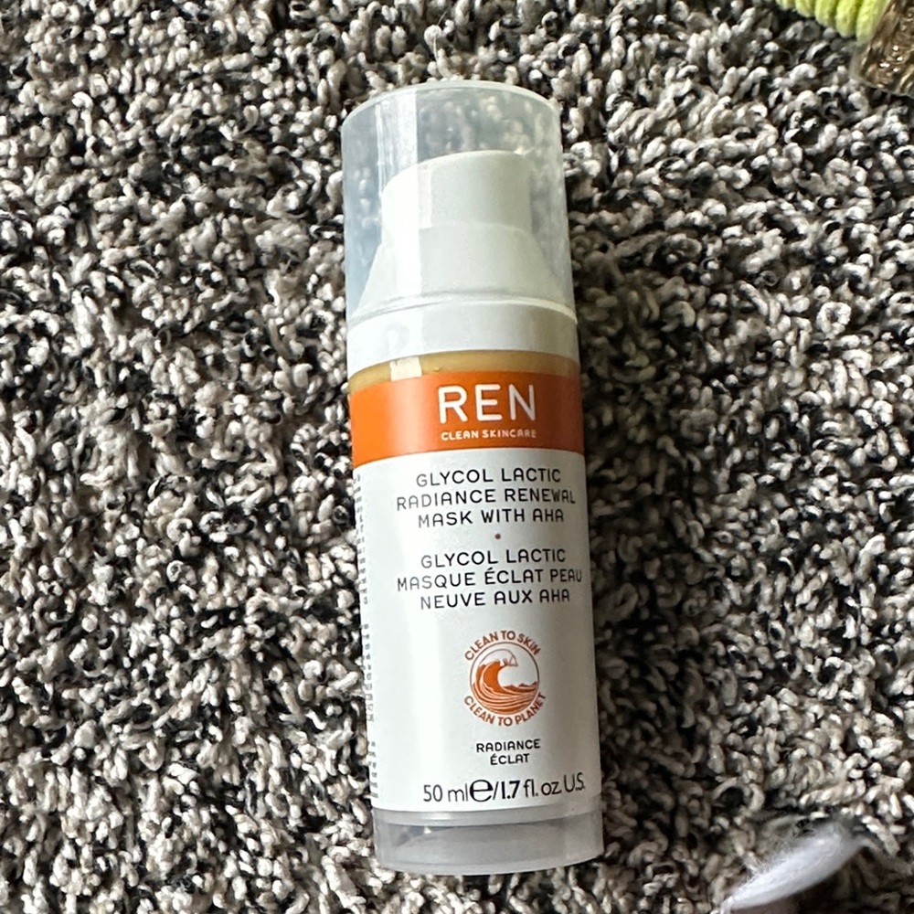 REN Glycol Lactic Radiance Renewal Mask - Picture 2 of 2